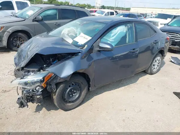 5YFBURHE6HP725119 2017 TOYOTA COROLLA - Image 2
