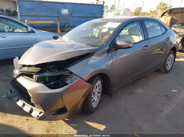 5YFBURHE6HP726142 2017 TOYOTA COROLLA - Image 2