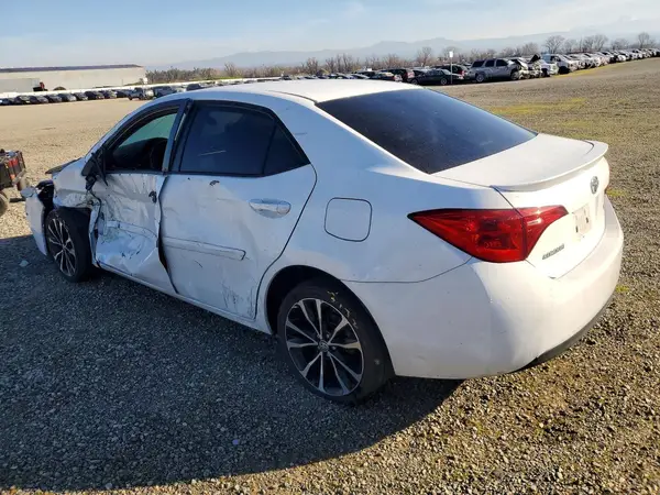 5YFBURHE6HP728389 2017 TOYOTA COROLLA - Image 2
