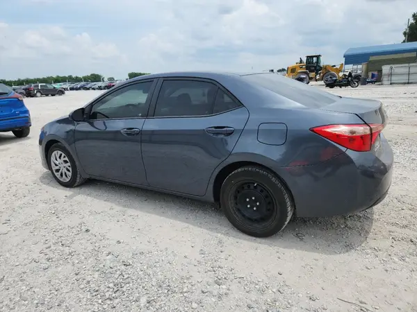 5YFBURHE6HP730949 2017 TOYOTA COROLLA - Image 2