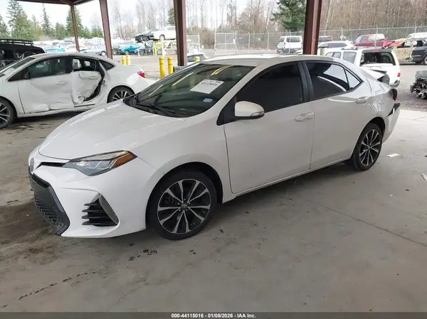 5YFBURHE6HP731583 2017 TOYOTA COROLLA - Image 2