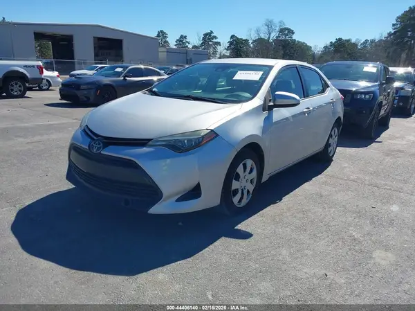 5YFBURHE6HP732409 2017 TOYOTA COROLLA - Image 2