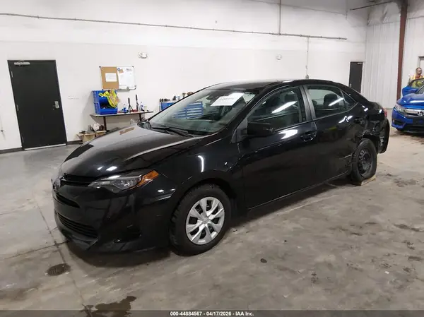 5YFBURHE6HP732717 2017 TOYOTA COROLLA - Image 2