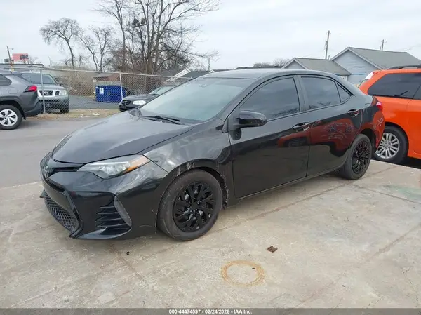5YFBURHE6HP733527 2017 TOYOTA COROLLA - Image 2