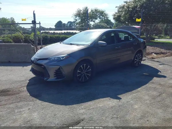 5YFBURHE6HP734015 2017 TOYOTA COROLLA - Image 2