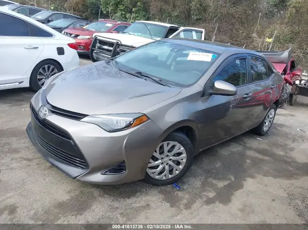 5YFBURHE6HP734029 2017 TOYOTA COROLLA - Image 2