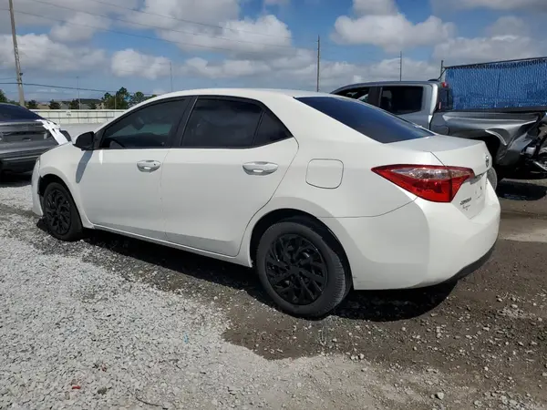 5YFBURHE6HP734032 2017 TOYOTA COROLLA - Image 2