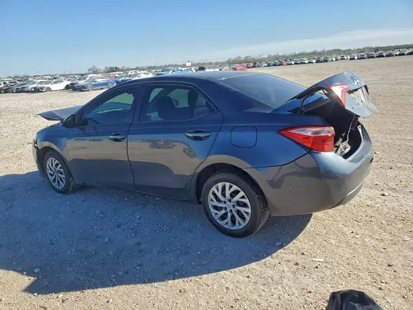 5YFBURHE6HP735374 2017 TOYOTA COROLLA - Image 2