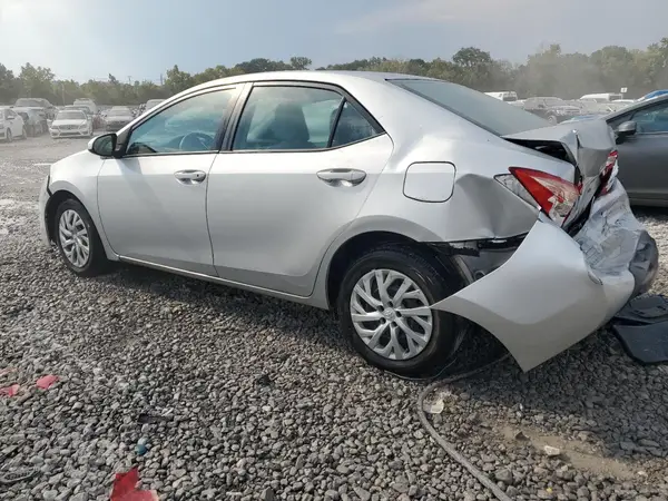 5YFBURHE6JP739205 2018 TOYOTA COROLLA - Image 2
