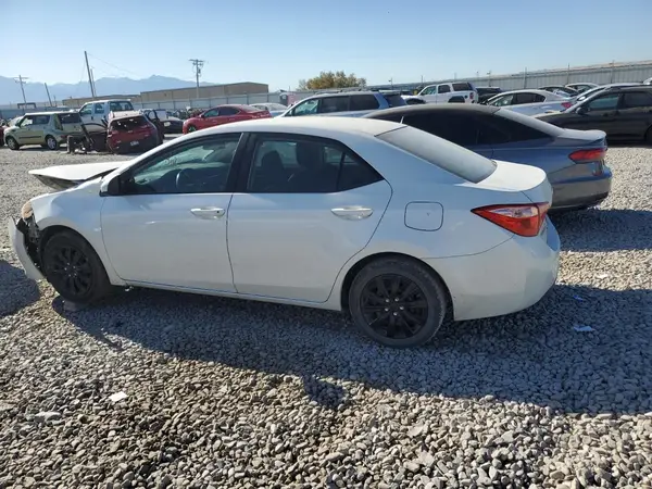 5YFBURHE6JP740029 2018 TOYOTA COROLLA - Image 2