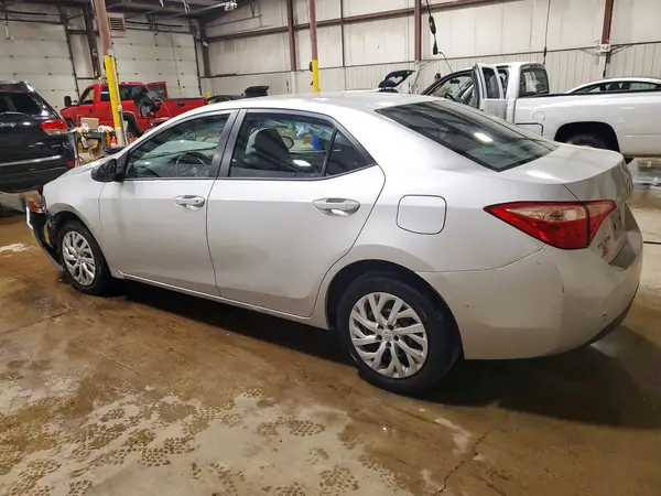 5YFBURHE6JP740600 2018 TOYOTA COROLLA - Image 2