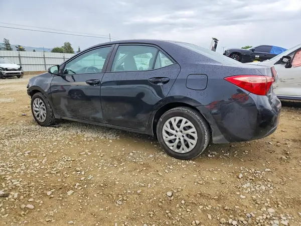 5YFBURHE6JP741729 2018 TOYOTA COROLLA - Image 2