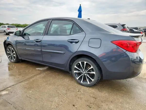5YFBURHE6JP750690 2018 TOYOTA COROLLA - Image 2