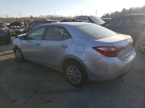 5YFBURHE6JP752083 2018 TOYOTA COROLLA - Image 2