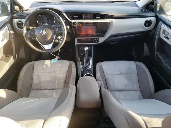 5YFBURHE6JP752083 2018 TOYOTA COROLLA - Image 8