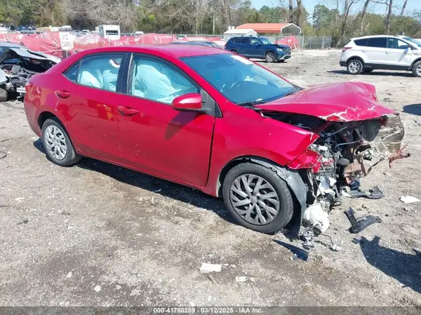 5YFBURHE6JP752200 2018 TOYOTA COROLLA - Image 1