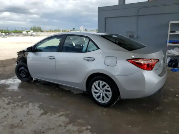 5YFBURHE6JP754660 2018 TOYOTA COROLLA - Image 2