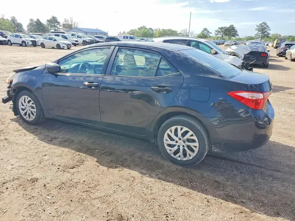 5YFBURHE6JP759017 2018 TOYOTA COROLLA - Image 2