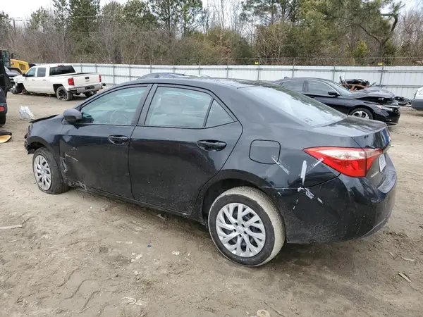 5YFBURHE6JP759373 2018 TOYOTA COROLLA - Image 2