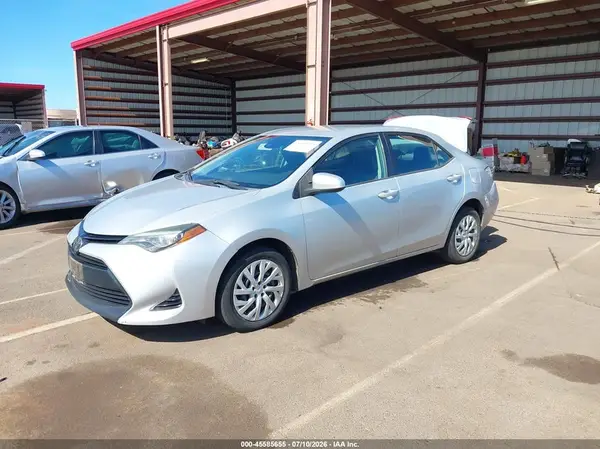 5YFBURHE6JP760121 2018 TOYOTA COROLLA - Image 2