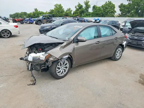5YFBURHE6JP760393 2018 TOYOTA COROLLA - Image 1
