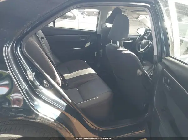 5YFBURHE6JP761009 2018 TOYOTA COROLLA - Image 8
