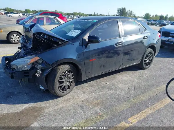 5YFBURHE6JP761043 2018 TOYOTA COROLLA - Image 2