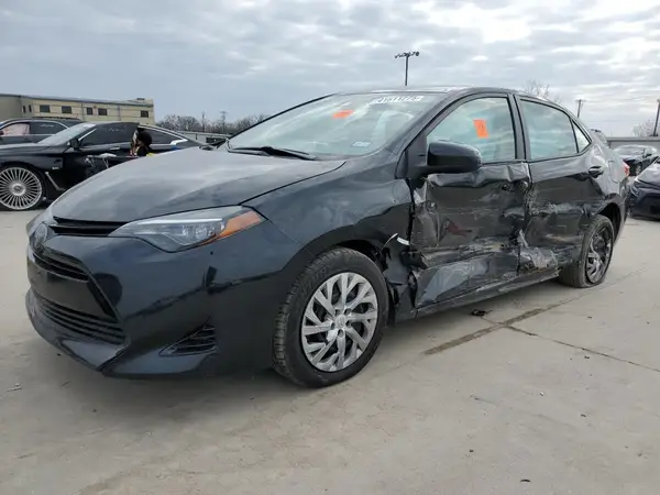5YFBURHE6JP763388 2018 TOYOTA COROLLA - Image 1
