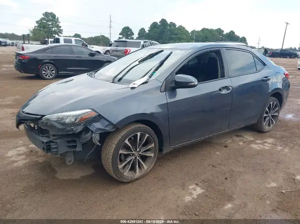 5YFBURHE6JP764413 2018 TOYOTA COROLLA - Image 2