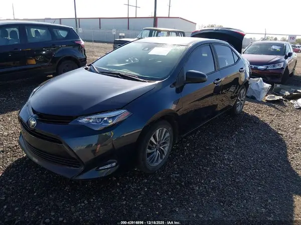 5YFBURHE6JP765979 2018 TOYOTA COROLLA - Image 2
