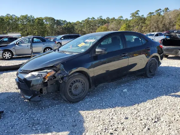 5YFBURHE6JP769353 2018 TOYOTA COROLLA - Image 1