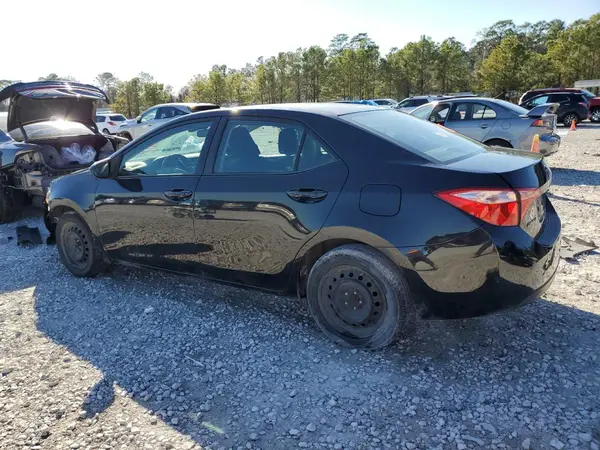 5YFBURHE6JP769353 2018 TOYOTA COROLLA - Image 2