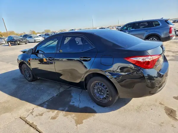 5YFBURHE6JP770714 2018 TOYOTA COROLLA - Image 2