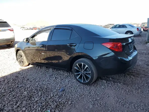 5YFBURHE6JP774231 2018 TOYOTA COROLLA - Image 2