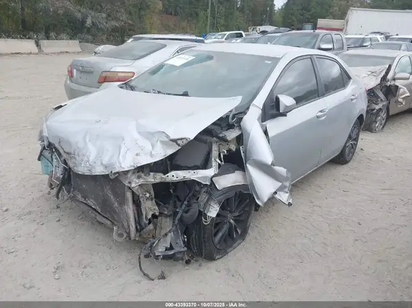 5YFBURHE6JP774357 2018 TOYOTA COROLLA - Image 2