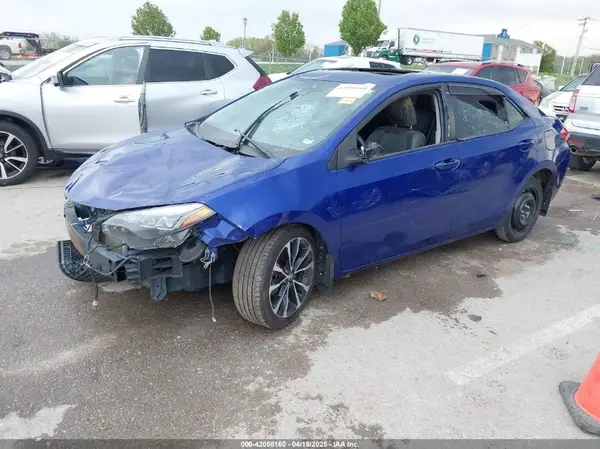 5YFBURHE6JP775590 2018 TOYOTA COROLLA - Image 2