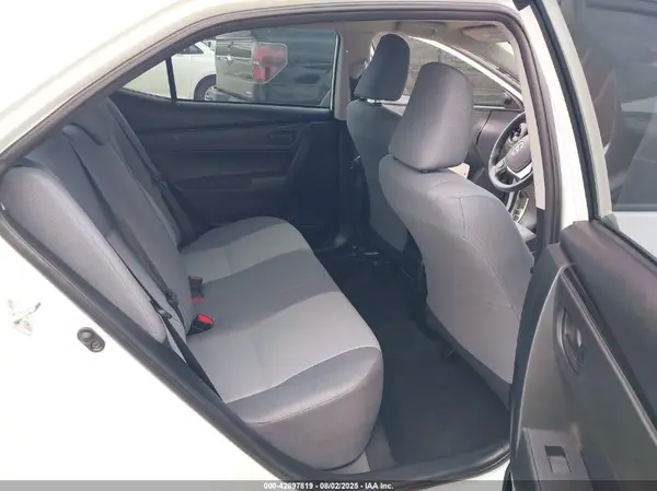 5YFBURHE6JP775704 2018 TOYOTA COROLLA - Image 8
