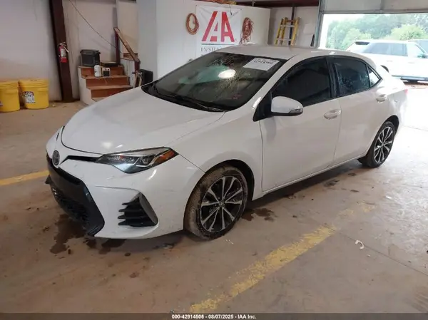 5YFBURHE6JP776044 2018 TOYOTA COROLLA - Image 2