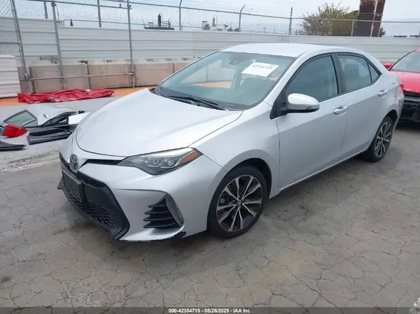 5YFBURHE6JP776433 2018 TOYOTA COROLLA - Image 2
