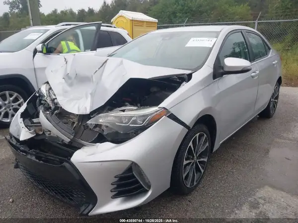 5YFBURHE6JP777159 2018 TOYOTA COROLLA - Image 2