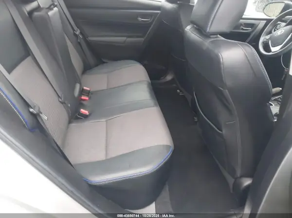5YFBURHE6JP777159 2018 TOYOTA COROLLA - Image 8