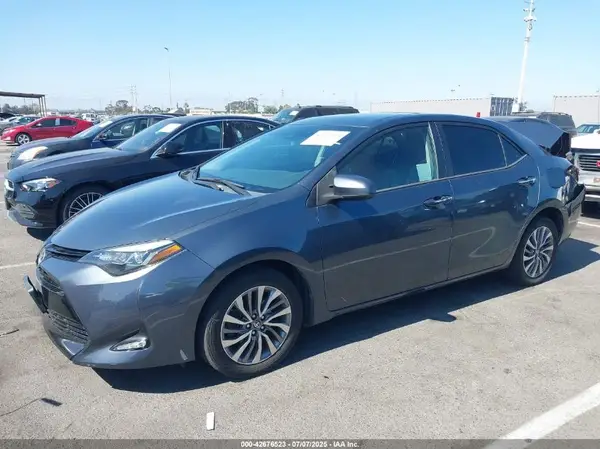 5YFBURHE6JP780966 2018 TOYOTA COROLLA - Image 2
