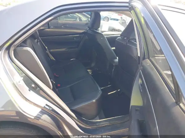 5YFBURHE6JP780966 2018 TOYOTA COROLLA - Image 8