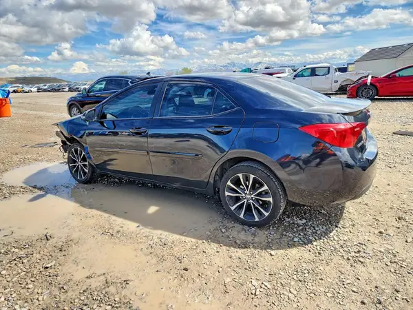 5YFBURHE6JP782796 2018 TOYOTA COROLLA - Image 2