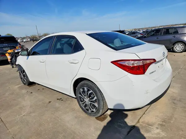 5YFBURHE6JP783821 2018 TOYOTA COROLLA - Image 2