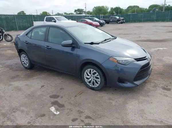 5YFBURHE6JP783964 2018 TOYOTA COROLLA - Image 1