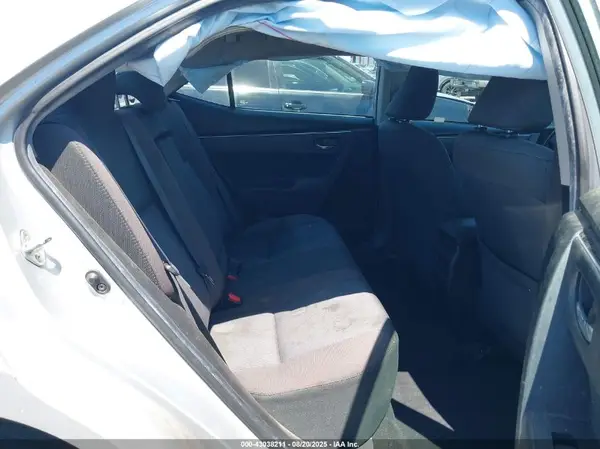 5YFBURHE6JP785231 2018 TOYOTA COROLLA - Image 8