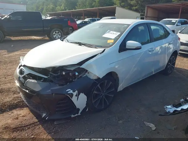 5YFBURHE6JP785939 2018 TOYOTA COROLLA - Image 2