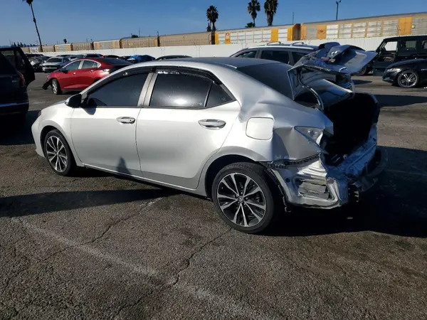 5YFBURHE6JP786413 2018 TOYOTA COROLLA - Image 2