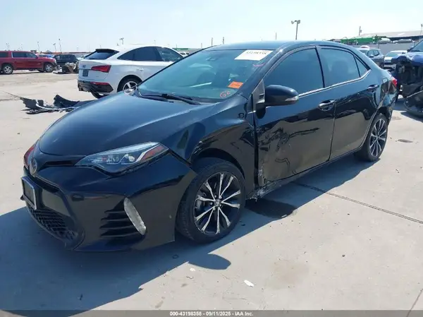 5YFBURHE6JP786461 2018 TOYOTA COROLLA - Image 2